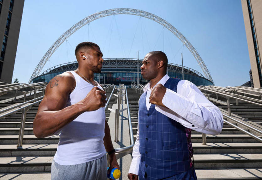 "Подбайте про гарні місця": Усик відвідає бій Джошуа - Дюбуа