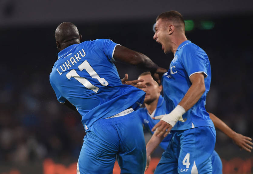 Наполи при помощи гола Лукаку в большинстве победил Парму