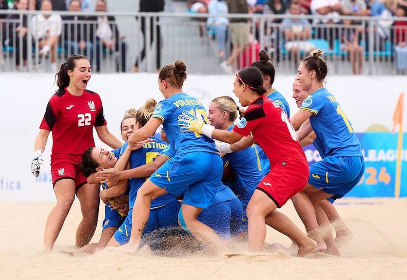 Женская сборная Украины по пляжному футболу уступила Польше, но сенсационно одолела Португалию на Евро-2024