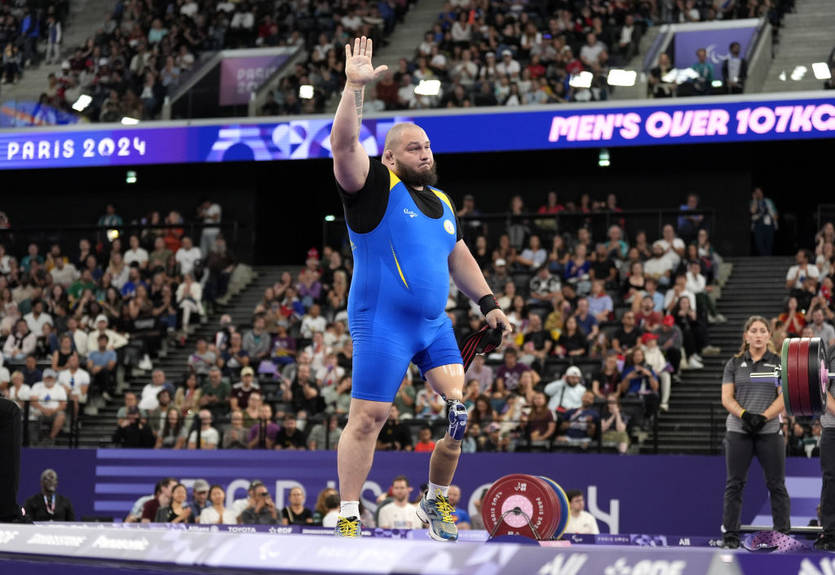 Крюков - серебряный призер Паралимпиады-2024 в пауэрлифтинге Крюков - серебряный призер Паралимпиады-2024 в пауэрлифтинге