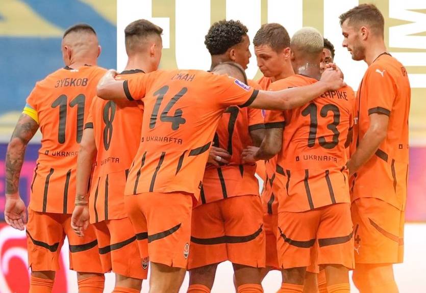 Шахтер с хет-триком Бондаренко разбил Карпаты