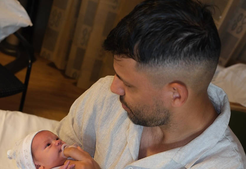 Легендарний аргентинський форвард вперше показав свою новонароджену доньку