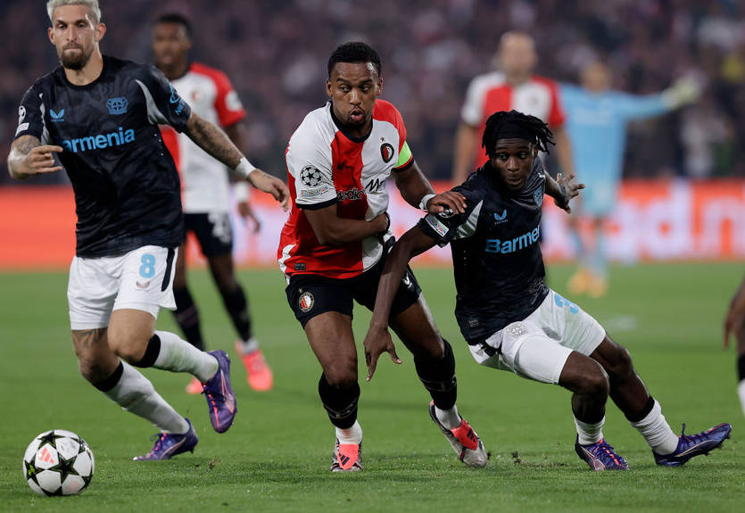 Дубль Виртца и автогол позволили Байеру без особых усилий разгромить Фейеноорд