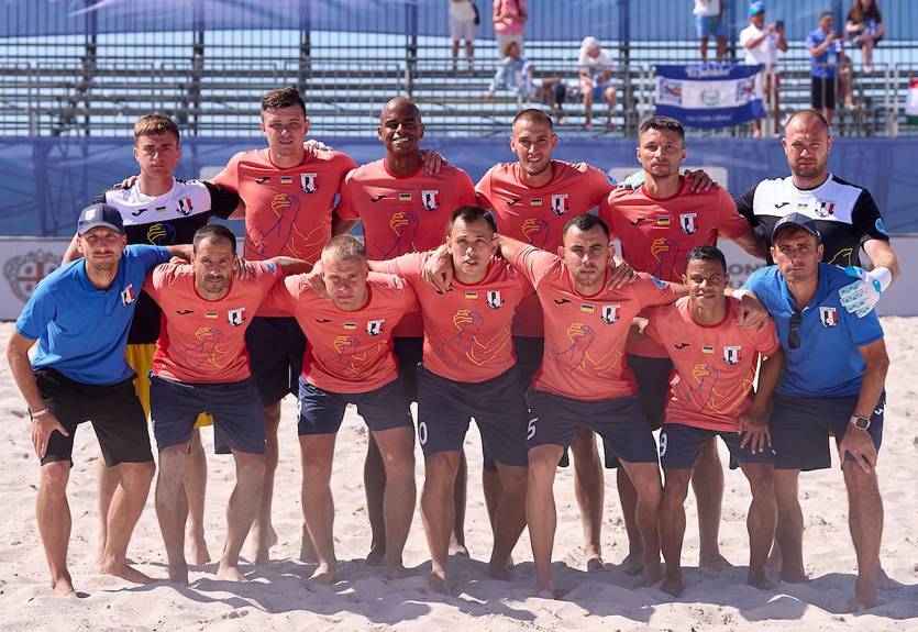 ПФК Выбор в зрелищном стиле обыграл сальвадорцев, пробившись в 1/4 клубного ЧМ по пляжному футболу