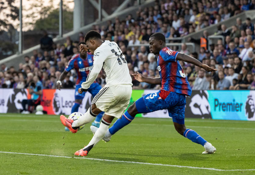 Кристал Пелас вистояв у матчі з Манчестер Юнайтед і поділив очки Кристал Пелас вистояв у матчі з Манчестер Юнайтед і поділив очки