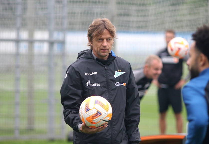 Футболку з підписом Тимущука продали за шалені гроші, які підуть на допомогу армії рф у війні з Україною