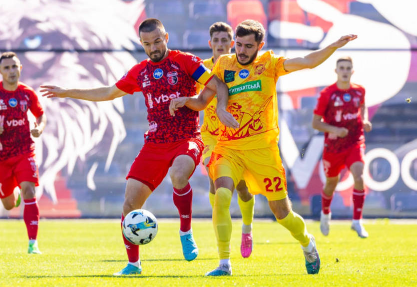 Верес спасся на последних минутах в матче с Ингульцом Верес спасся на последних минутах в матче с Ингульцом