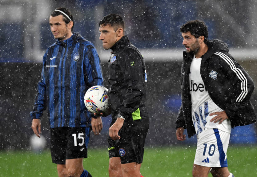 Матч чемпионата Италии перенесли из-за ливня