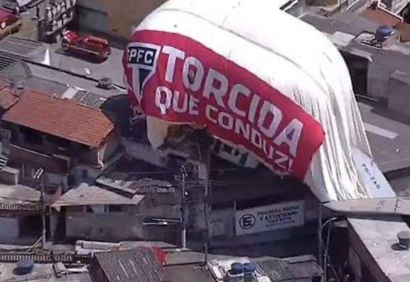 Дирижабль Сан-Паулу упал и протаранил жилые дома