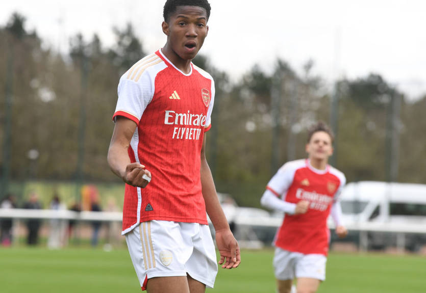 Талантливый воспитанник Арсенала подписал контракт с МЮ