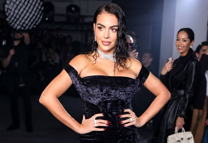 Кохана Роналду в ефектних нарядах відвідала тиждень моди в Парижі