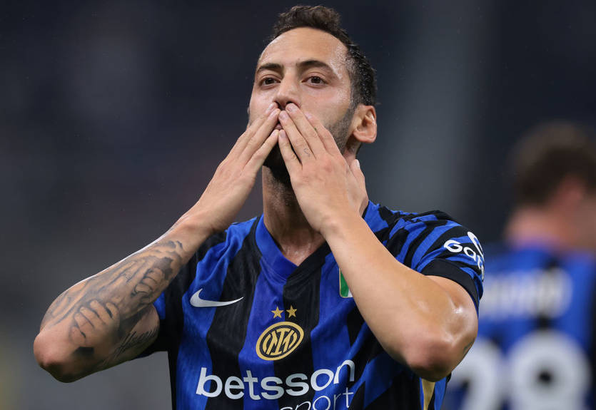 Битва штрафных ударов – два стандарта спорят за "лучший гол дня" Лиги чемпионов