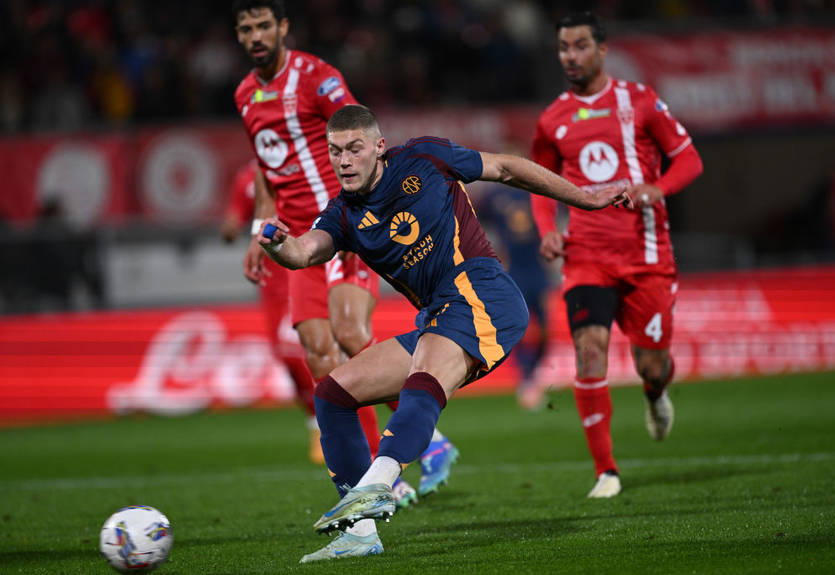 Гол Довбика не помог Роме обыграть аутсайдера Серии А