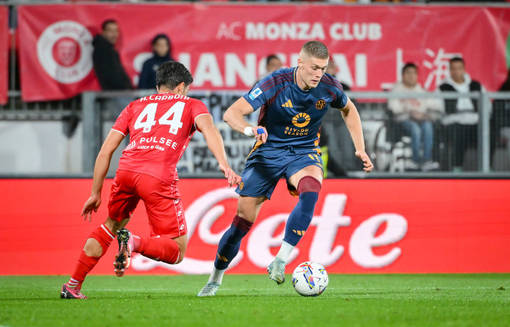 Разобрался со всей защитой и забил: четвертый гол Довбика за Рому в обзоре матча с Монцой