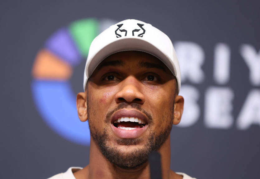 "Самое глупое решение": Арум разнес Джошуа за поединок с Дюбуа