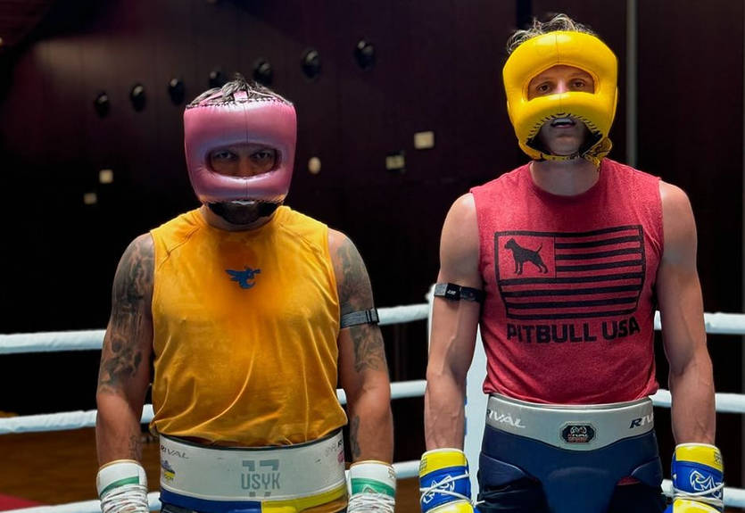 Усик провел спарринг с украинским боксером из своей команды