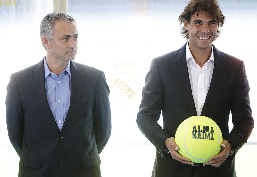 "Столько матчей, столько очков": Моуринью поздравил Рафаэля Надаля с завершением карьеры