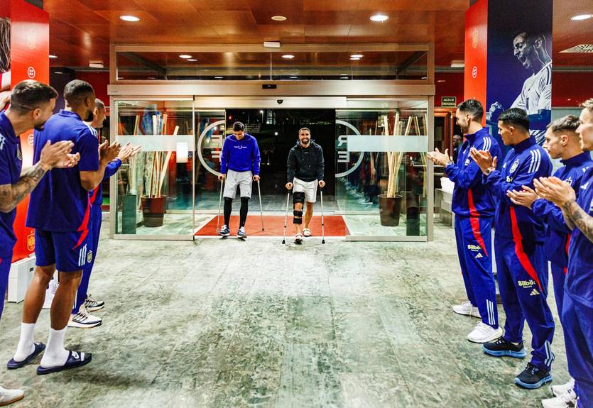 Травмовані Родрі та Карвахаль відвідали збірну Іспанії - зворушливі кадри