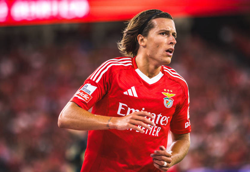 Манчестер Юнайтед задумався про повернення гравця, якого продав минулого літа