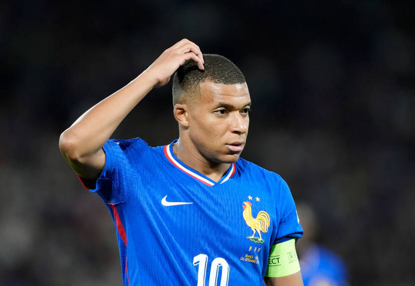 "Возьми на себя ответственность": легенда ПСЖ обратился к Дешаму, призвав наказать Мбаппе