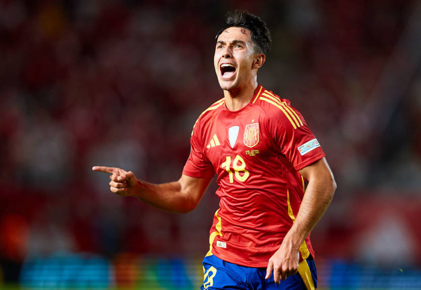Испания в первом домашнем матче после Евро победила Данию