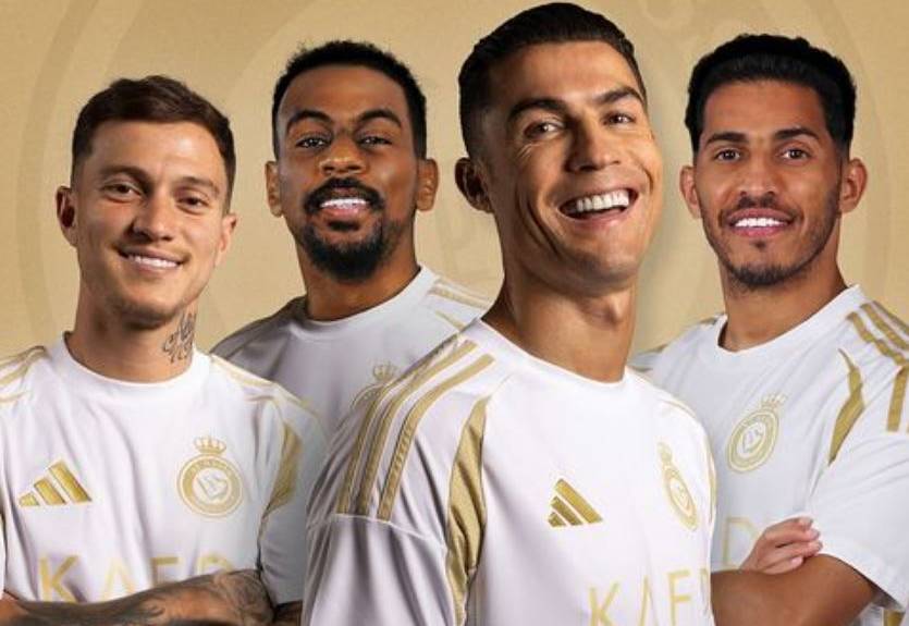 Золото на белом: Клуб Роналду представил новую форму