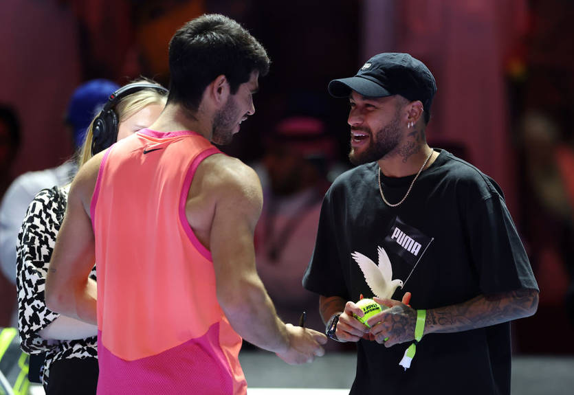 Неймар посетил матч Алькараса в Саудовской Аравии, тепло обнявшись с испанцем