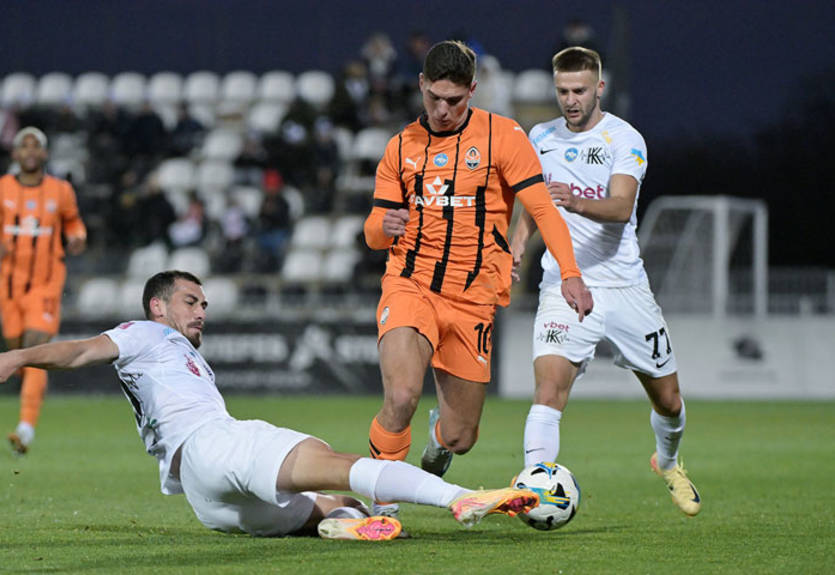 Шахтер минимально переиграл Колос благодаря автоголу соперника