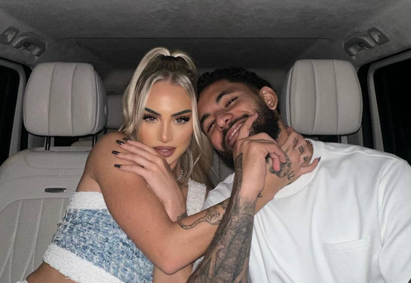 Найсексуальнішу футболістку світу та її хлопця пограбували на шалену суму Найсексуальнішу футболістку світу та її хлопця пограбували на шалену суму