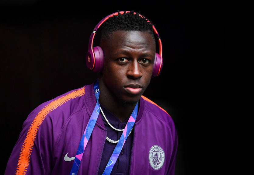 Менди так обрадовался голу Барселоны, что показал неприличные жесты на Камп Ноу