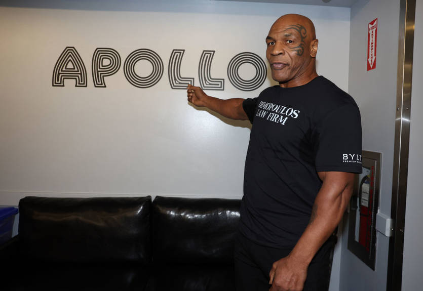 "Я только начинаю": Майк Тайсон показал свой спарринг перед боем с Полом "Я только начинаю": Майк Тайсон показал свой спарринг перед боем с Полом