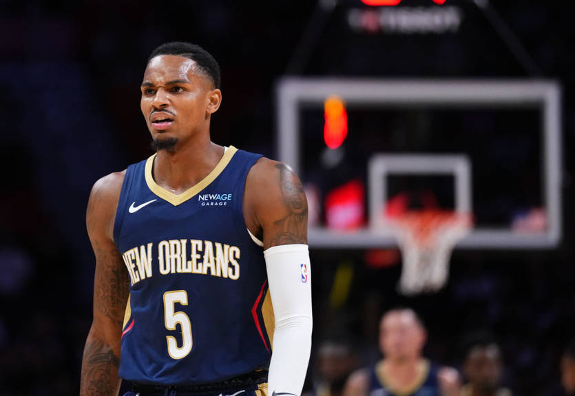 Звездный новичок Нового Орлеана сломал руку в первой же игре за команду
