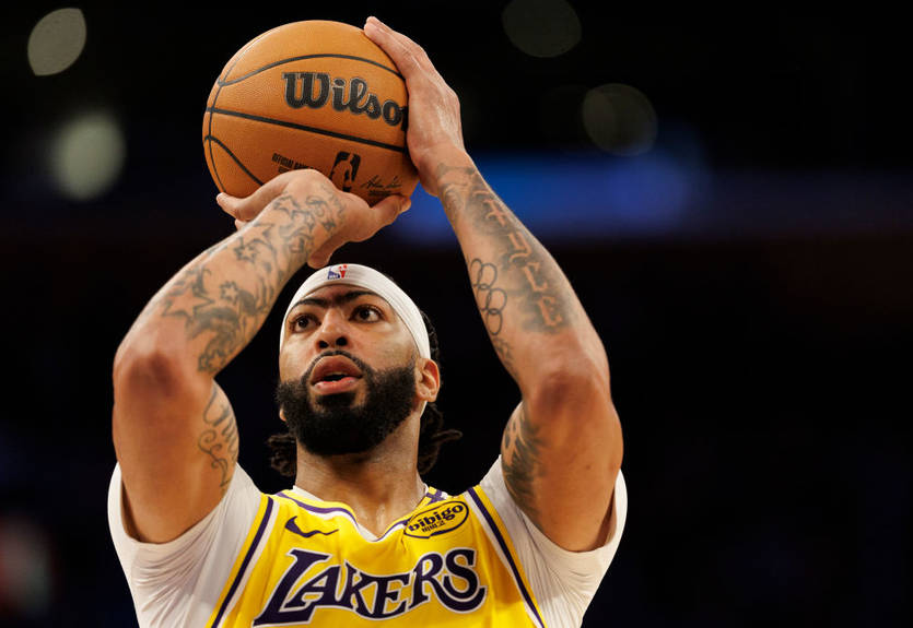 Девіс повторив рекорд результативності Лейкерс на старті сезону