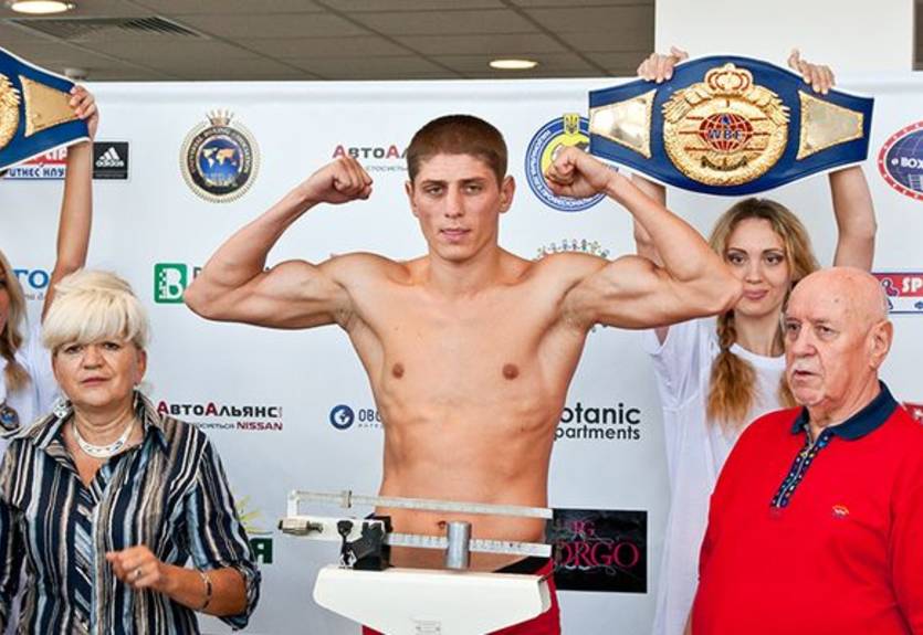 Украинскому боксеру Копыленко не дали выиграть пояс WBC