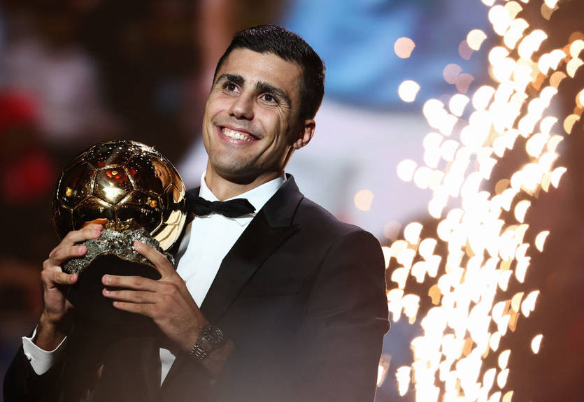 "Не вошел в сборные АПЛ и ЛЧ": легенда Реала раскритиковал Золотой мяч "Не вошел в сборные АПЛ и ЛЧ": легенда Реала раскритиковал Золотой мяч