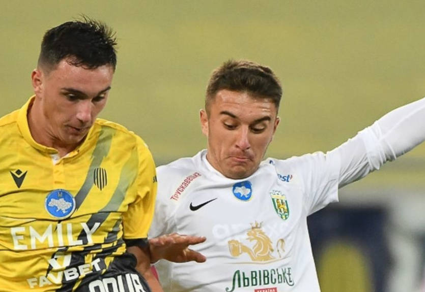 Рух помстився Карпатам за поразку тижневої давності, пройшовши в чвертьфінал Кубку України