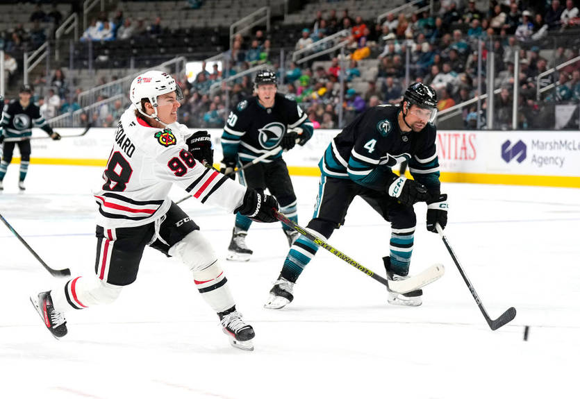 НХЛ: Каролина унизила Бостон, крупные победы Эдмонтона и Торонто