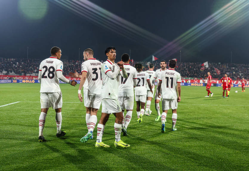 Милан продолжил чередовать победы и поражения, в этот раз обыграв Монцу