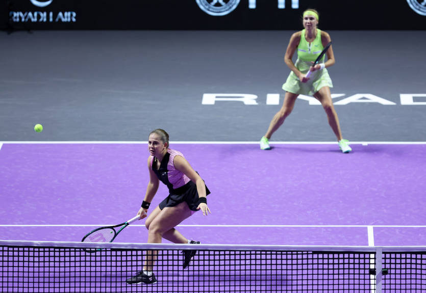 Кіченок у парі з Остапенко стартувала з поразки на Підсумковому турнірі WTA