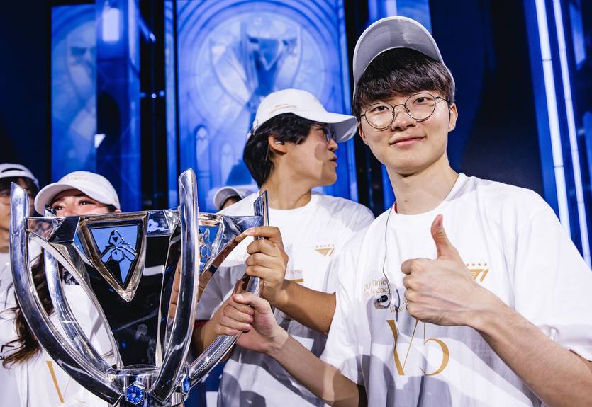 Финал Worlds-2024 стал самым популярным матчем в истории киберспорта Финал Worlds-2024 стал самым популярным матчем в истории киберспорта