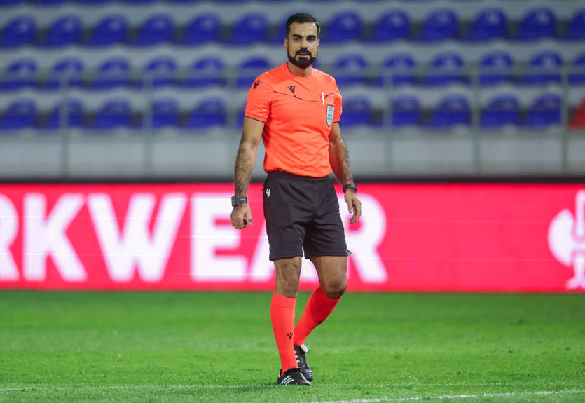 Матч Динамо в Лиге Европы обслужит арбитр, который не пересекался с украинскими командами на взрослом уровне Матч Динамо в Лиге Европы обслужит арбитр, который не пересекался с украинскими командами на взрослом уровне