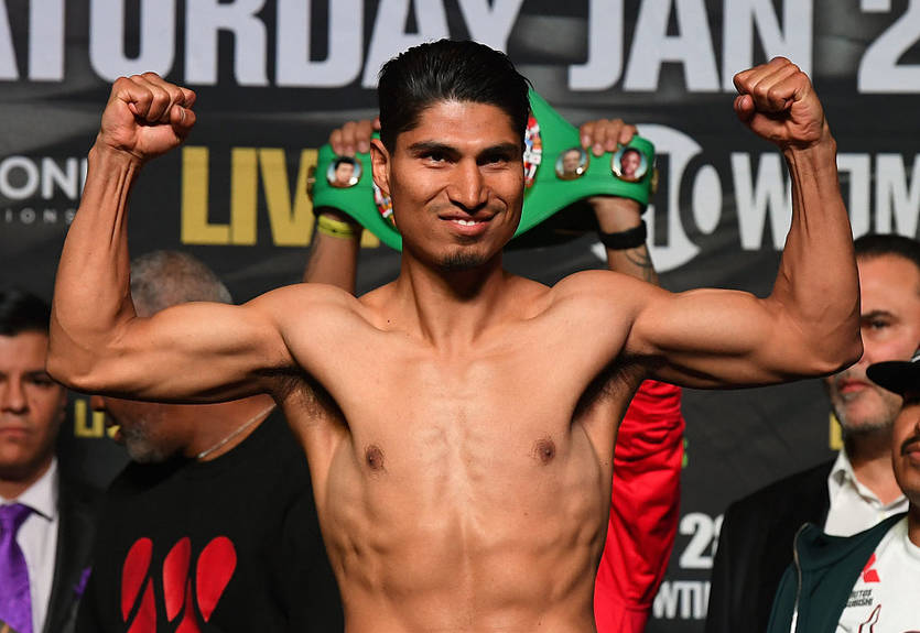 Гарсия пожаловался на сложность организации боя с Ломаченко