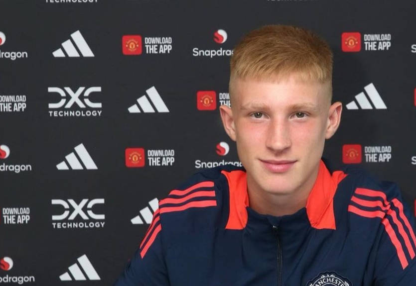 Молодий талант Манчестер Юнайтед отримав український паспорт