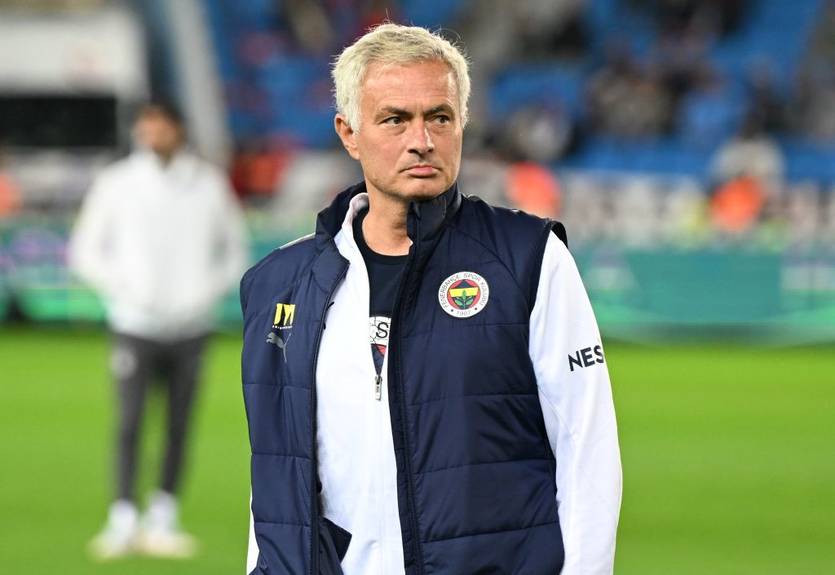 Моуринью рассматривает возвращение в АПЛ