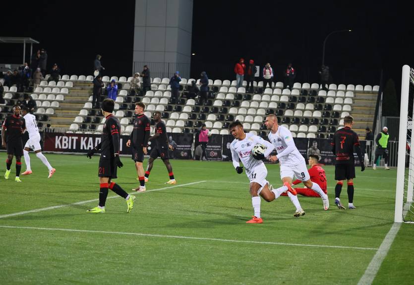 Колос та Кривбас не змогли визначити переможця