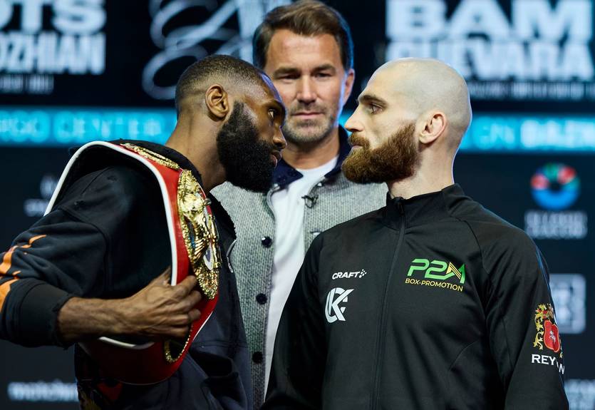 "Великолепное выступление": Промоутер Энниса похвалил Чухаджяна после поражения "Великолепное выступление": Промоутер Энниса похвалил Чухаджяна после поражения