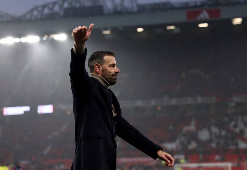 Ван Нистелрой покинул Манчестер Юнайтед после прибытия нового тренера