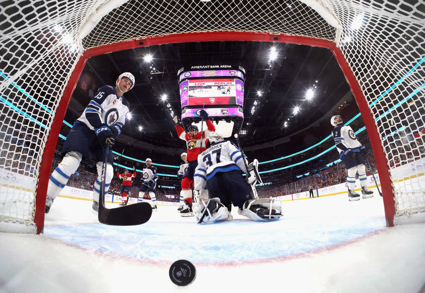 НХЛ: Флорида разгромила Виннипег, Эдмонтон уступил Торонто, победы Филадельфии и Питтсбурга