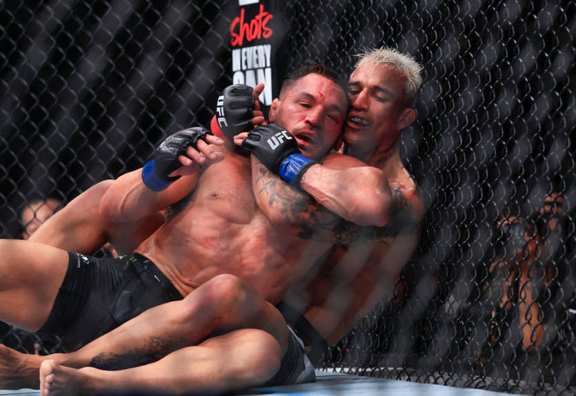 Олівейра переміг Чендлера у реванші