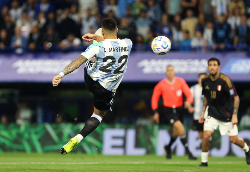 Аргентина вырвала победу благодаря голу через себя от Мартинеса, очередная неудача Бразилии